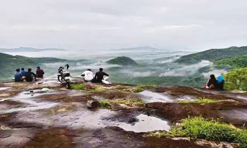 ഉപ്പുകുളം മനോഹരം സർക്കാരേ കാണൂ... ഉപ്പുകുളം മനോഹരം സർക്കാരേ കാണൂ...