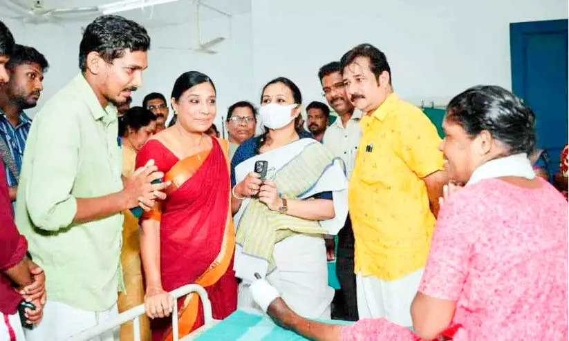 മന്ത്രി നടപടിക്ക് നിർദേശിച്ചു; ജഗദമ്മക്ക് ഇലക്ട്രിക് വീൽചെയർ കിട്ടും മന്ത്രി നടപടിക്ക് നിർദേശിച്ചു; ജഗദമ്മക്ക് ഇലക്ട്രിക് വീൽചെയർ കിട്ടും