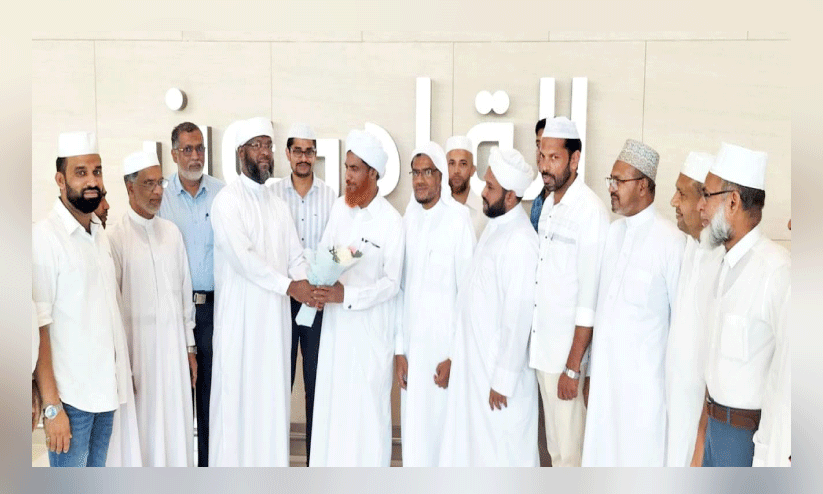 മ​ർ​ക​സ് വൈ​സ് ചാ​ൻ​സ​ല​ർ ഡോ. ​ഹു​സൈ​ൻ സ​ഖാ​ഫി ചു​ള്ളി​ക്കോ​ട് ബ​ഹ്റൈ​നി​ൽ