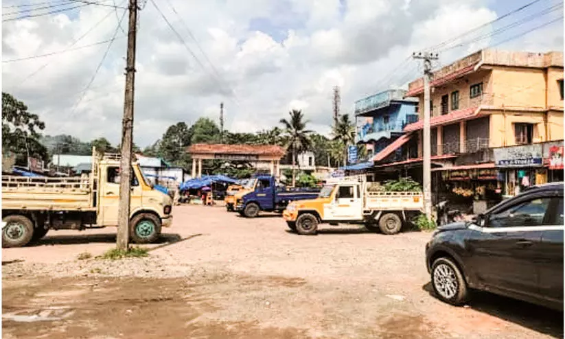 നാരായണപുരം ചന്തക്ക് പറയാനുണ്ട് 250 വർഷത്തെ ചരിത്രം നാരായണപുരം ചന്തക്ക് പറയാനുണ്ട് 250 വർഷത്തെ ചരിത്രം