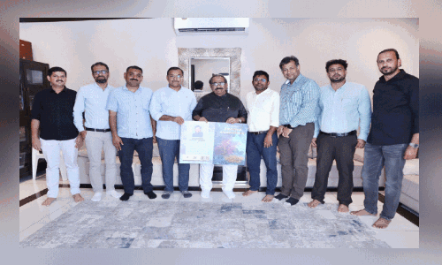 കാ​ർ​വാ​റി​ലെ രാ​ക്ഷ​സ തി​ര​മാ​ല’ പു​സ്ത​ക​ത്തി​ന്‍റെ ക​വ​ർ  പ്ര​കാ​ശ​നം