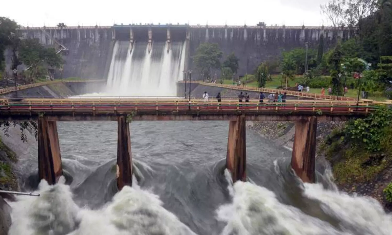 നെയ്യാർ ഡാമിന്റെ ഓരോ ഷട്ടറുകളും 30 സെ.മീ വീതം ഉയർത്തുമെന്ന് മുന്നറിയപ്പ്