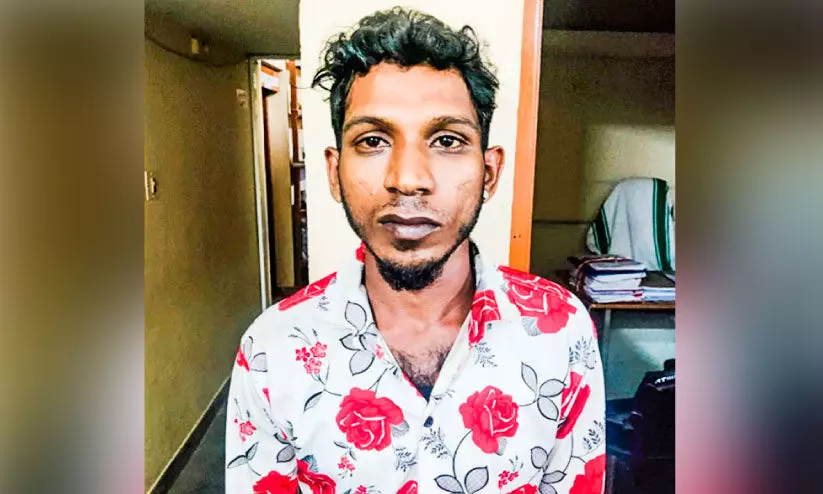 സ്കൂളുകൾ കേന്ദ്രീകരിച്ച് മോഷണം: തമിഴ്നാട് സ്വദേശി പിടിയിൽ സ്കൂളുകൾ കേന്ദ്രീകരിച്ച് മോഷണം: തമിഴ്നാട് സ്വദേശി പിടിയിൽ