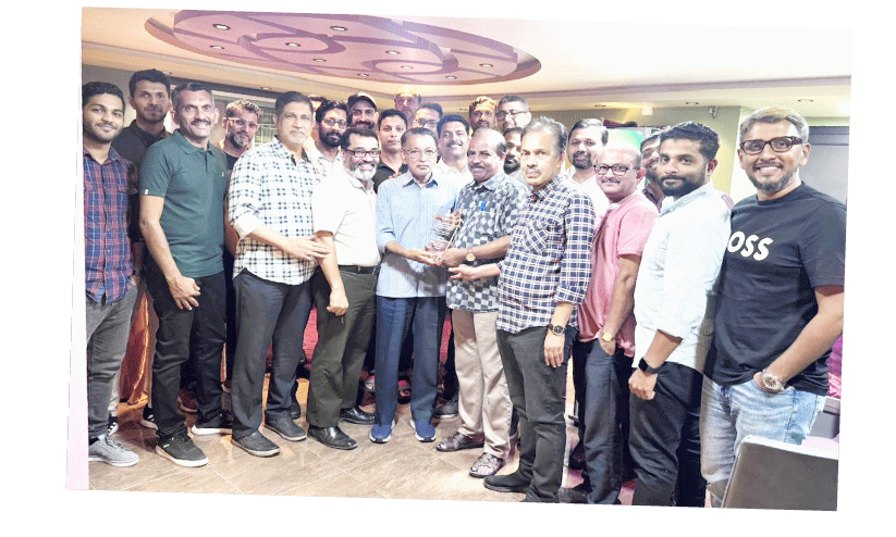 26 വർഷത്തെ പ്രവാസത്തിനുശേഷം നാട്ടിലേക്ക്; രാജീവ് ബാബുവിന് യാത്രയയപ്പ് നൽകി 26 വർഷത്തെ പ്രവാസത്തിനുശേഷം നാട്ടിലേക്ക്; രാജീവ് ബാബുവിന് യാത്രയയപ്പ് നൽകി