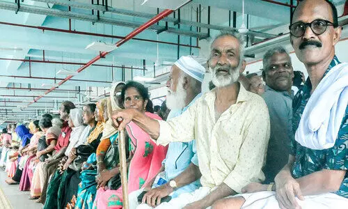 കൊച്ചി മെട്രോ വാട്ടർ മെട്രോ; യാത്ര ആസ്വദിച്ച് 600ലേറെ വയോജനങ്ങൾ