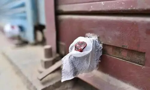 മദ്യവിൽപനശാല പുതിയ കെട്ടിടത്തിലേക്ക്​ മാറ്റി; മിനിറ്റുകൾക്കുള്ളിൽ പൂട്ടിച്ചു