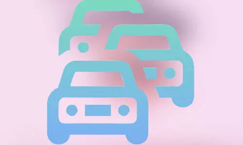 ഗതാഗതക്കുരുക്കിൽ  ഞെരുങ്ങി അരൂക്കുറ്റി