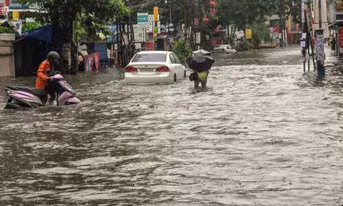 അതിശക്തമായ മഴ: തിരുവനന്തപുരത്ത് അടിയന്തരനടപടികൾക്ക് നിർദേശം നൽകി മന്ത്രിതലസംഘം