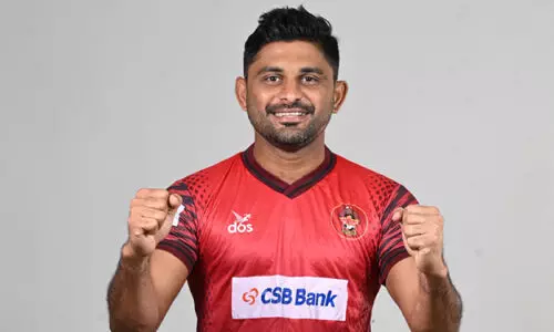 അ​ന​സ് എ​ട​ത്തൊ​ടി​ക ഗോ​കു​ല​ത്തി​ൽ