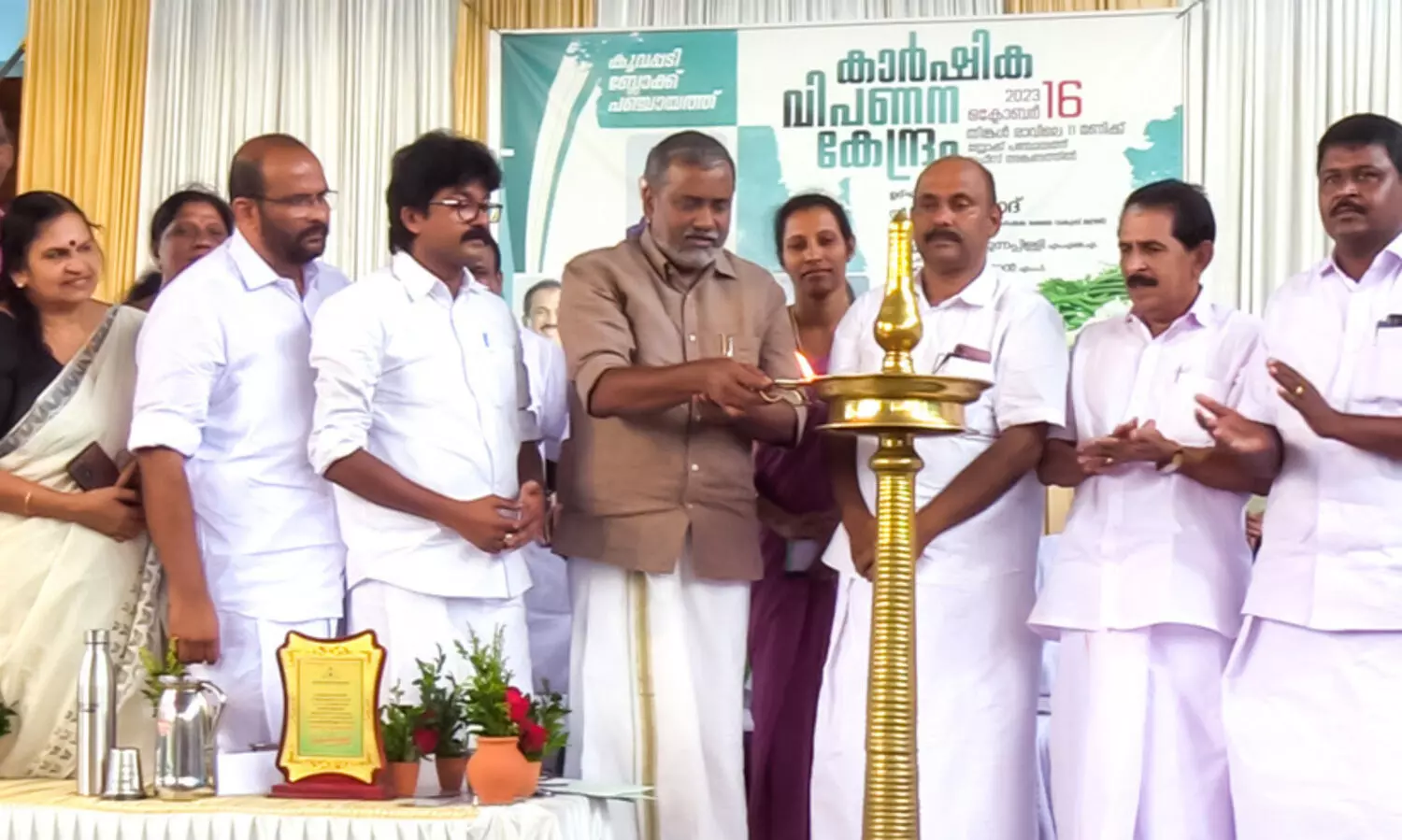 കര്‍ഷകര്‍ മൂല്യ വര്‍ദ്ധിത ഉല്‍പ്പന്നങ്ങള്‍ക്ക് ഊന്നല്‍ നല്‍കണമെന്ന് പി. പ്രസാദ്