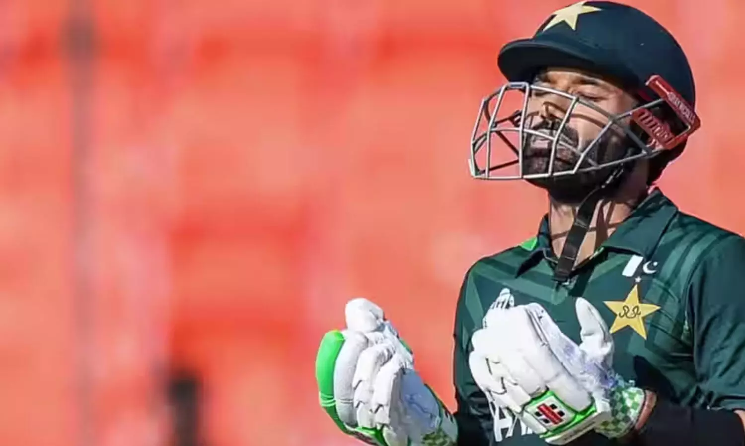 കളിക്കിടെ മൈതാനത്ത് നമസ്കരിച്ച റിസ്‌വാനെതിരെ ഐ.സി.സിക്ക് പരാതി