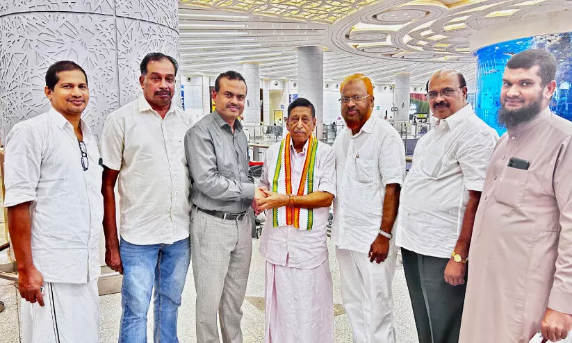 Former minister and Congress leader V.C. OICC leaders welcome Kabir at Jeddah International Airport
