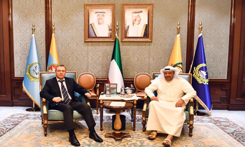 പ്ര​തി​രോ​ധ മ​ന്ത്രി തു​ർ​ക്കി​യ, റ​ഷ്യ​ൻ അം​ബാ​സ​ഡ​ർ​മാ​രു​മാ​യി കൂ​ടി​ക്കാ​ഴ്ച ന​ട​ത്തി