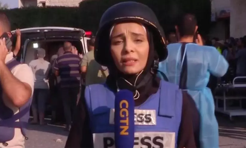 ഇസ്രായേൽ-ഫലസ്തീൻ സംഘർഷം: ഗസ്സയിലെ സ്ഥിതി വിവരിക്കുന്നതിനിടെ പൊട്ടിക്കരഞ്ഞ് മാധ്യമപ്രവർത്തക