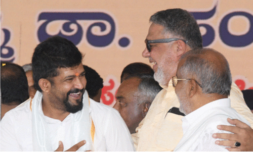 ദ​സ​റ​യി​ൽ ക​മീ​ഷ​ൻ വി​വാ​ദം, അ​ന്വേ​ഷ​ണം