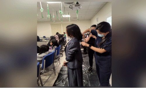 അ​ർ​ബു​ദ രോ​ഗി​ക​ൾ​ക്ക് ത​ല​മു​ടി ദാ​നം ന​ൽ​കി വി​ദ്യാ​ർ​ഥി​ക​ൾ