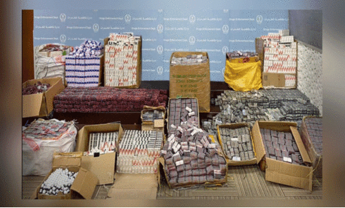 ഷാ​ർ​ജ പൊ​ലീ​സി​ന്‍റെ ആ​ന്‍റി നാ​ർ​ക്കോ​ട്ടി​ക്​​ സെ​ൽ പി​ടി​കൂ​ടി​യ മ​യ​ക്കു​മ​രു​ന്ന്​ ശേ​ഖ​രം