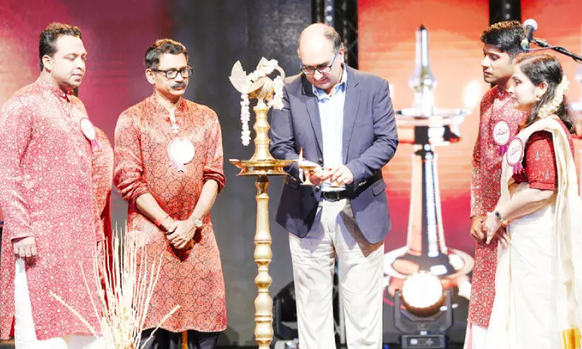 എ​ൻ​ജി​നീ​യേ​ഴ്സ് ഫോ​റം ഓ​ണാ​ഘോ​ഷം അം​ബാ​സ​ഡ​ർ വി​പു​ൽ ഉ​ദ്ഘാ​ട​നം നി​ർ​വ​ഹി​ക്കു​ന്നു