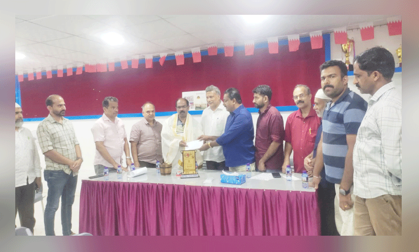 27 വ​ർ​ഷ​ത്തെ പ്ര​വാ​സം; ഡേ​വി​ഡ് ക്രോ​സ് ഫെ​ർ​ണാ​ണ്ട​സി​ന് എം.​സി.​എം.​എ യാ​ത്ര​യ​യ​പ്പ് ന​ൽ​കി