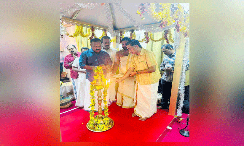 ഗുരുദേവ സോഷ്യൽ സൊസൈറ്റിയിൽ നവരാത്രി ആഘോഷം ഉദ്ഘാടനം ഗുരുദേവ സോഷ്യൽ സൊസൈറ്റിയിൽ നവരാത്രി ആഘോഷം ഉദ്ഘാടനം