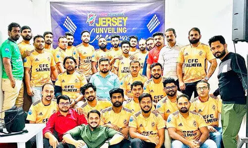 സി.​എ​ഫ്‌.​സി സാ​ൽ​മി​യ ക്ല​ബ് അം​ഗ​ങ്ങ​ൾ പു​തി​യ ജ​ഴ്സി​യി​ൽ