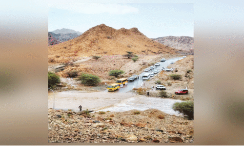 ഒമാനിൽ ​വി​ധ ഭാ​ഗ​ങ്ങ​ളി​ൽ മ​ഴ തു​ട​രു​ന്നു