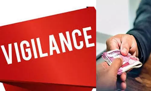 1,000 രൂപ കൈക്കൂലി വാങ്ങുന്നതിനിടയിൽ വില്ലേജ് ഫീൽഡ് അസിസ്റ്റന്റ് വിജിലൻസ് പിടിയിൽ