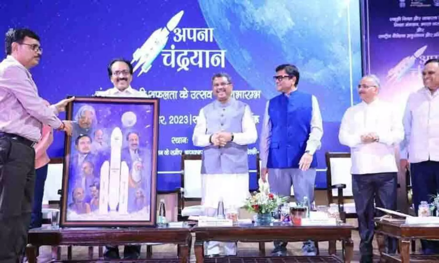 ബഹിരാകാശ ശാസ്ത്രത്തെ വേദങ്ങളുമായി ബന്ധിപ്പിച്ചു; ചന്ദ്രയാൻ വിജയത്തിന്റെ എല്ലാ ക്രെഡിറ്റും മോദിക്ക് നൽകി എൻ.സി.ഇ.ആർ.ടിയുടെ പുസ്തകം