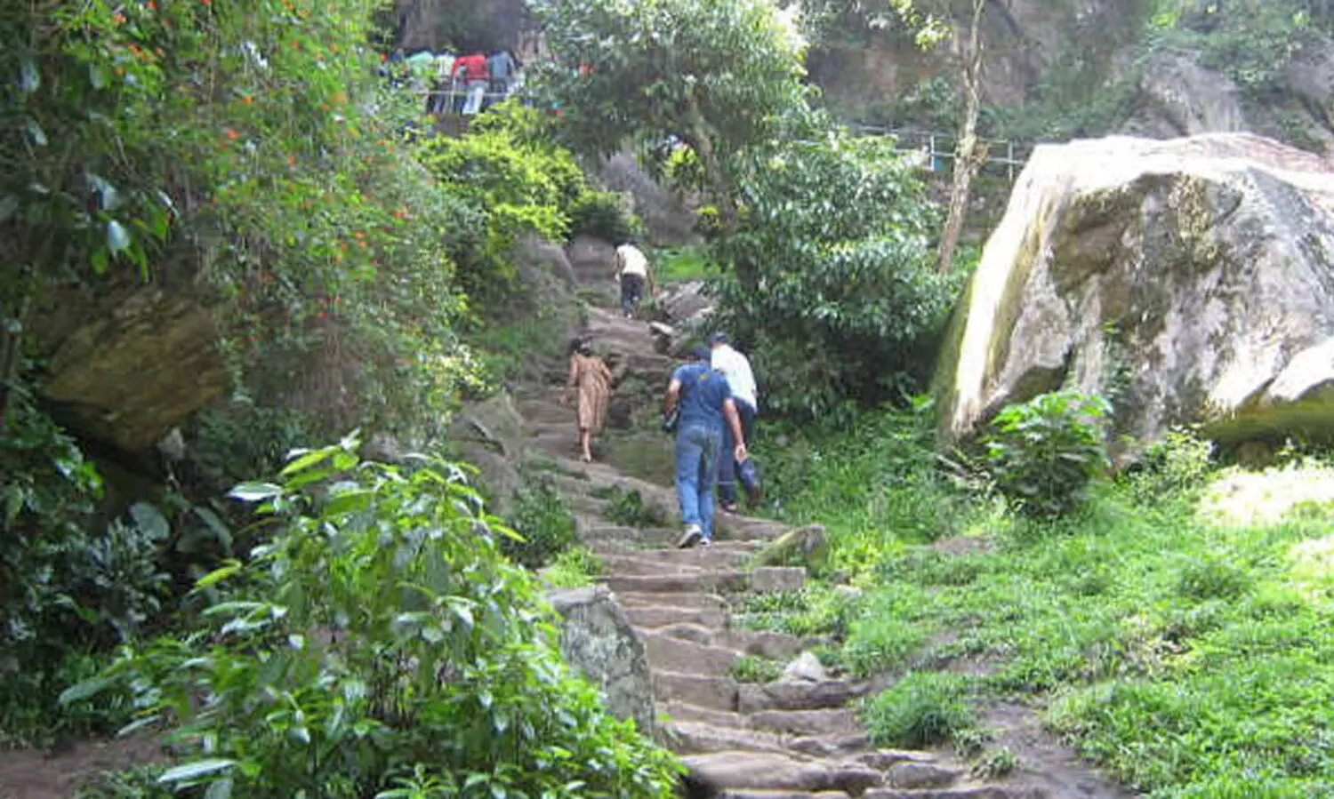 എടക്കല്‍ ഗുഹ ടൂറിസം കേന്ദ്രത്തിന്‍റെ വികസനത്തിന് 2.9 കോടി രൂപയുടെ അനുമതി