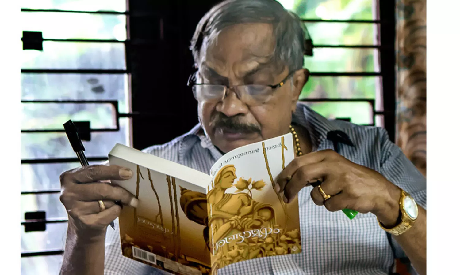 നിയമസഭാ അവാർഡ് എം.ടി വാസുദേവൻ നായർക്ക്