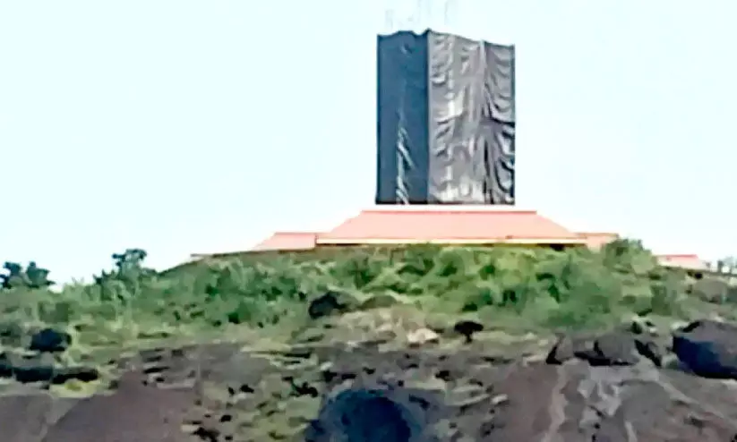 പരശുരാമൻ പ്രതിമ ഒമ്പതാം മാസം തകർന്നു; വിവാദം പരശുരാമൻ പ്രതിമ ഒമ്പതാം മാസം തകർന്നു; വിവാദം