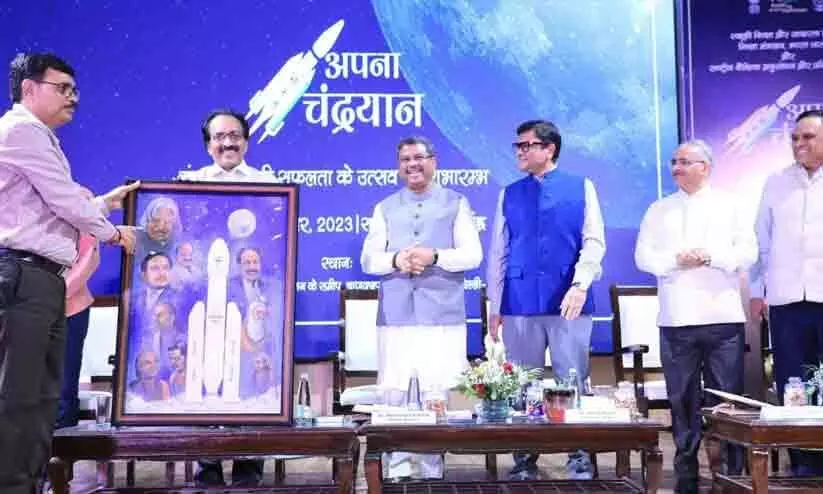 ബഹിരാകാശ ശാസ്ത്രത്തെ വേദങ്ങളുമായി ബന്ധിപ്പിച്ചു; ചന്ദ്രയാൻ വിജയത്തിന്റെ എല്ലാ ക്രെഡിറ്റും മോദിക്ക് നൽകി എൻ.സി.ഇ.ആർ.ടിയുടെ പുസ്തകം