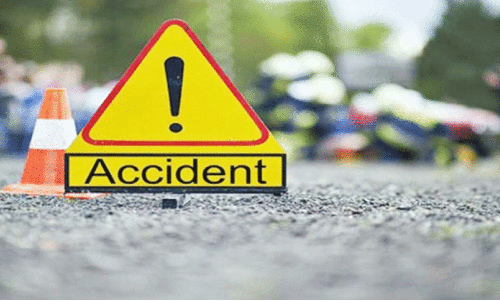 വാ​ഹ​ന​ങ്ങ​ൾ കൂ​ട്ടി​യി​ടി​ച്ച്  ഒ​രു മ​ര​ണം