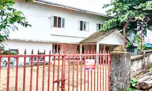 പകൽനേരം വാതിലടഞ്ഞ്​ പകൽവീട്