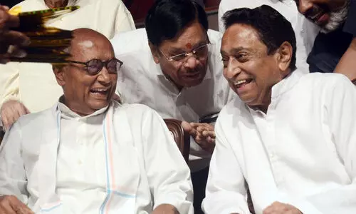 വസ്ത്രം കീറൽ പരാമർശം: കമൽനാഥിനെ പൊരിച്ച് എതിരാളികൾ