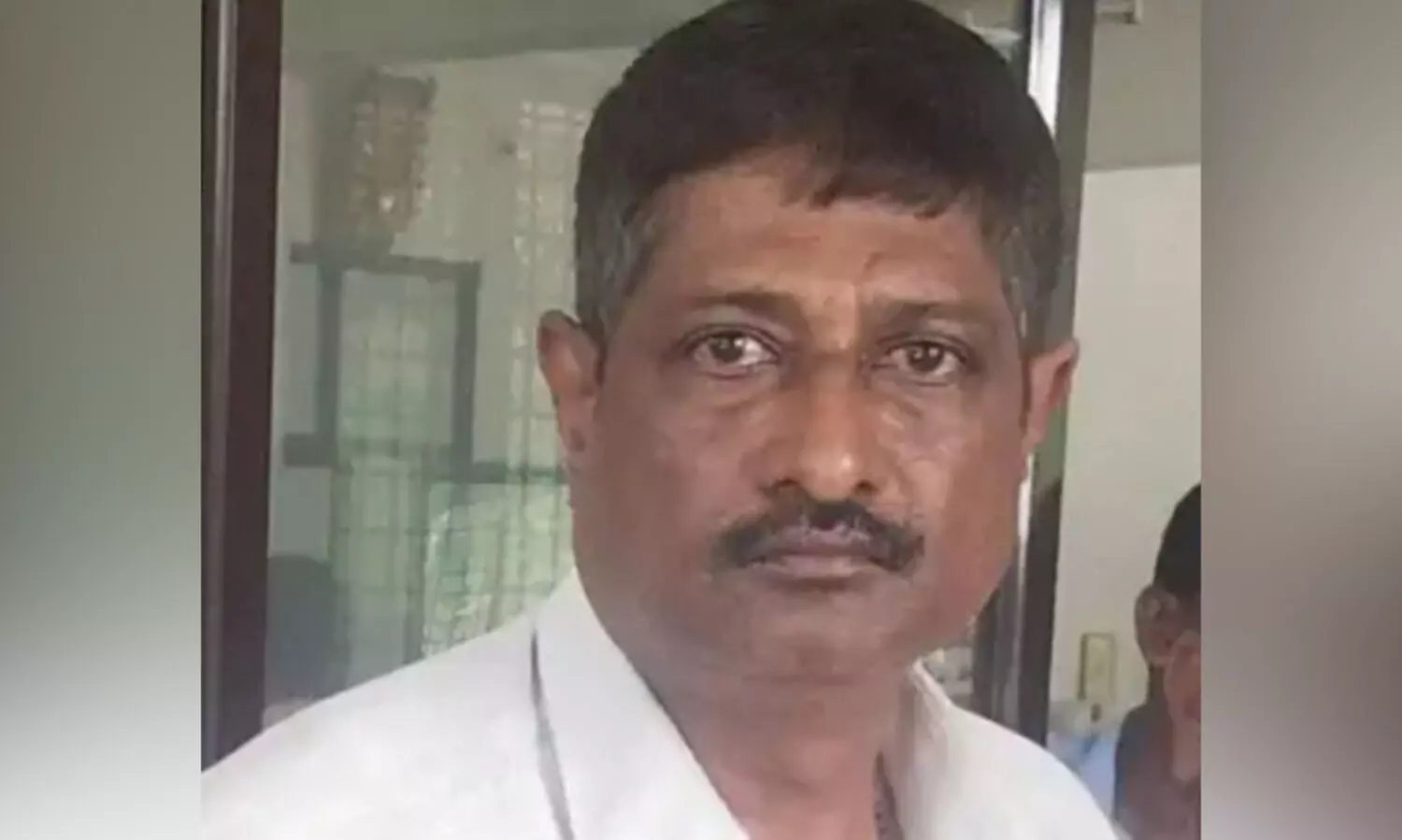 PWD engineer held while taking bribe