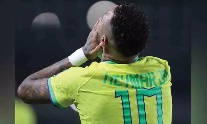 ഇത് വളരെ സങ്കടകരമായ നിമിഷമാണ്, ഇനിയെല്ലാം ദൈവത്തിന്റെ കരങ്ങളിലേൽപ്പിക്കുന്നു; വികാരാധീനനായി നെയ്മർ