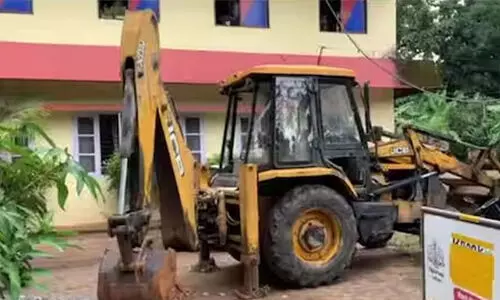 സ്റ്റേഷൻ വളപ്പിൽനിന്ന് മണ്ണുമാന്തിയന്ത്രം കടത്തിയ സംഭവം: മുക്കം എസ്.ഐ പ്രതിയായേക്കും