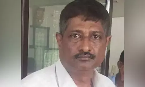 PWD engineer held while taking bribe