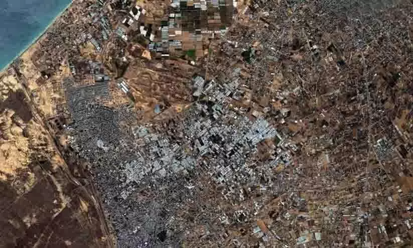 people gathering at the Rafah crossing between Gaza and Egypt people gathering at the Rafah crossing between Gaza and Egypt