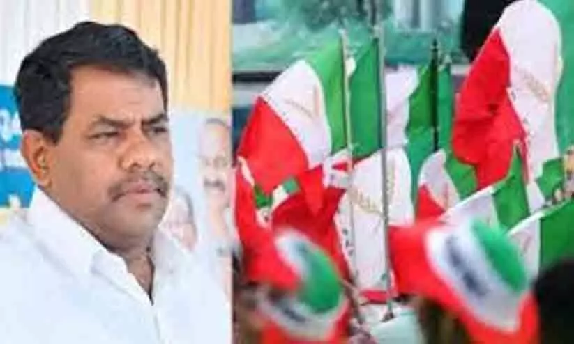 ദേവഗൗഡയുടെ വെളിപ്പെടുത്തൽ: പിണറായി വിജയൻ മറുപടി പറയണം -റസാഖ് പാലേരി ദേവഗൗഡയുടെ വെളിപ്പെടുത്തൽ: പിണറായി വിജയൻ മറുപടി പറയണം -റസാഖ് പാലേരി