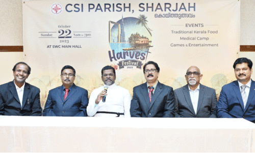 ഷാ​ർ​ജ സി.​എ​സ്.​ഐ പാ​രീ​ഷ്​ ആ​ദ്യ ഫ​ല​പ്പെ​രു​ന്നാ​ളി​ന്‍റെ ഒ​രു​ക്ക​ങ്ങ​ൾ സം​ബ​ന്ധി​ച്ച് ബ​ന്ധ​പ്പെ​ട്ട​വ​ർ വാ​ർ​ത്ത​സ​മ്മേ​ള​ന​ത്തി​ൽ