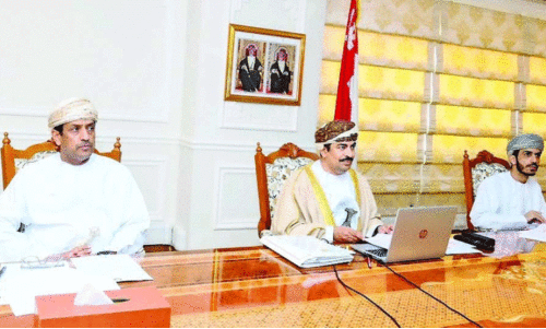 ജി.​സി.​സി വാ​ർ​ത്താ​വി​ത​ര​ണ മ​ന്ത്രി​മാ​രു​ടെ യോ​ഗം വീ​ഡി​യോ കോ​ൺ​ഫ​റ​ൻ​സി​ങ്ങി​ലൂ​ടെ  ന​ട​ന്ന​പ്പോ​ൾ