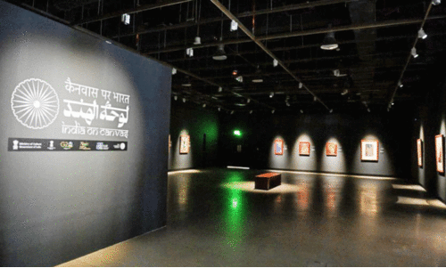 നാ​ഷ​ന​ൽ മ്യൂ​സി​യ​ത്തി​ൽ ന​ട​ക്കു​ന്ന  ‘ഇ​ന്ത്യ ഓ​ൺ കാ​ൻ​വാ​സ്’ ചി​ത്ര പ്ര​ദ​ർ​ശ​ന​ത്തി​ൽ​നി​ന്ന്