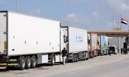 അതിർത്തി തുറക്കുന്നതും കാത്ത് നിസ്സഹായരായ ഒരു ജനത