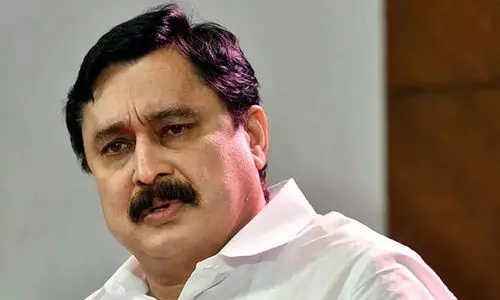 കായികമന്ത്രിക്ക് കായികമേളയോട് അയിത്തം?