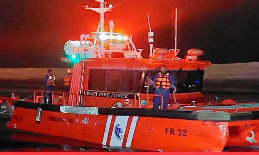 ജാബിർ പാലത്തിൽനിന്ന് കടലിൽ വീണയാളെ രക്ഷപ്പെടുത്തി ജാബിർ പാലത്തിൽനിന്ന് കടലിൽ വീണയാളെ രക്ഷപ്പെടുത്തി