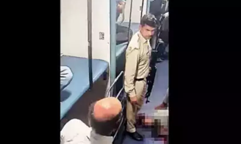 ട്രെയിനിലെ വിദ്വേഷക്കൊല: ആർ.പി.എഫ് കോൺസ്റ്റബിളിനെതിരെ കൂടുതൽ വകുപ്പുകൾ ചുമത്തി ട്രെയിനിലെ വിദ്വേഷക്കൊല: ആർ.പി.എഫ് കോൺസ്റ്റബിളിനെതിരെ കൂടുതൽ വകുപ്പുകൾ ചുമത്തി