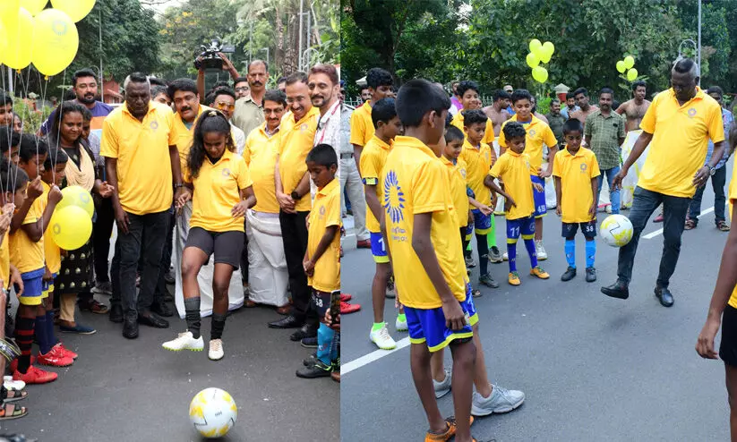 കേരളീയം ഗോൾ വല കുലുക്കി ഐ.എം വിജയൻ