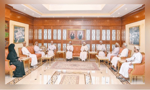 ശൂ​റ കൗ​ൺ​സി​ൽ അം​ഗ​ങ്ങ​ളു​മാ​യി ആ​ഭ്യ​ന്ത​ര മ​ന്ത്രി കൂ​ടി​ക്കാ​ഴ്ച ന​ട​ത്തി